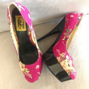 Floral design pump heels (size 7-7.5)